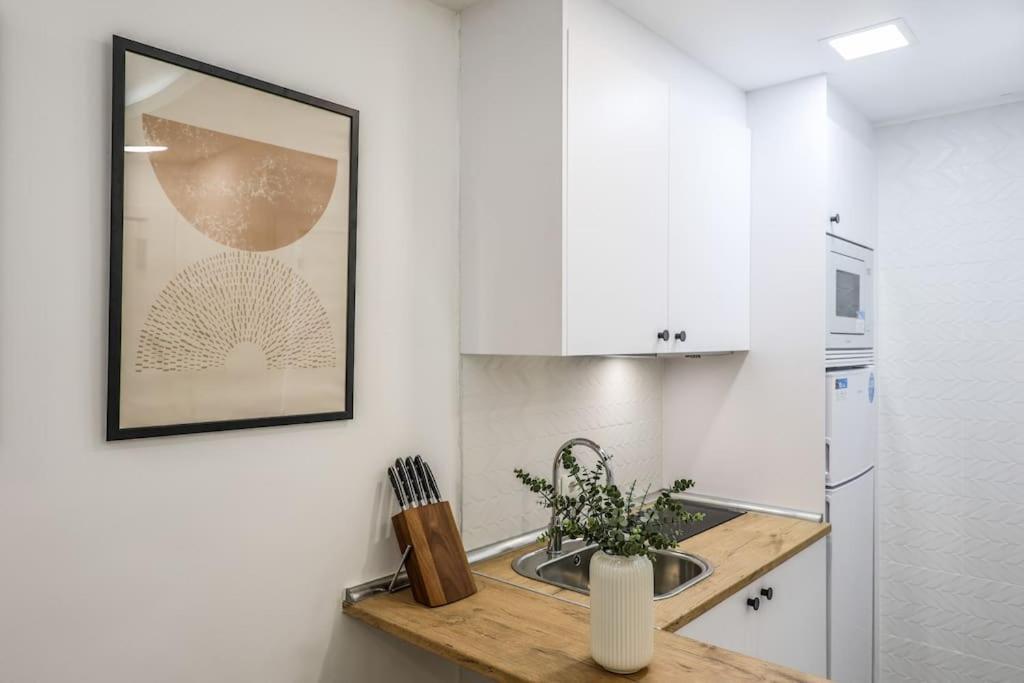 Luxe Apartment In Tetuan Мадрид Екстериор снимка