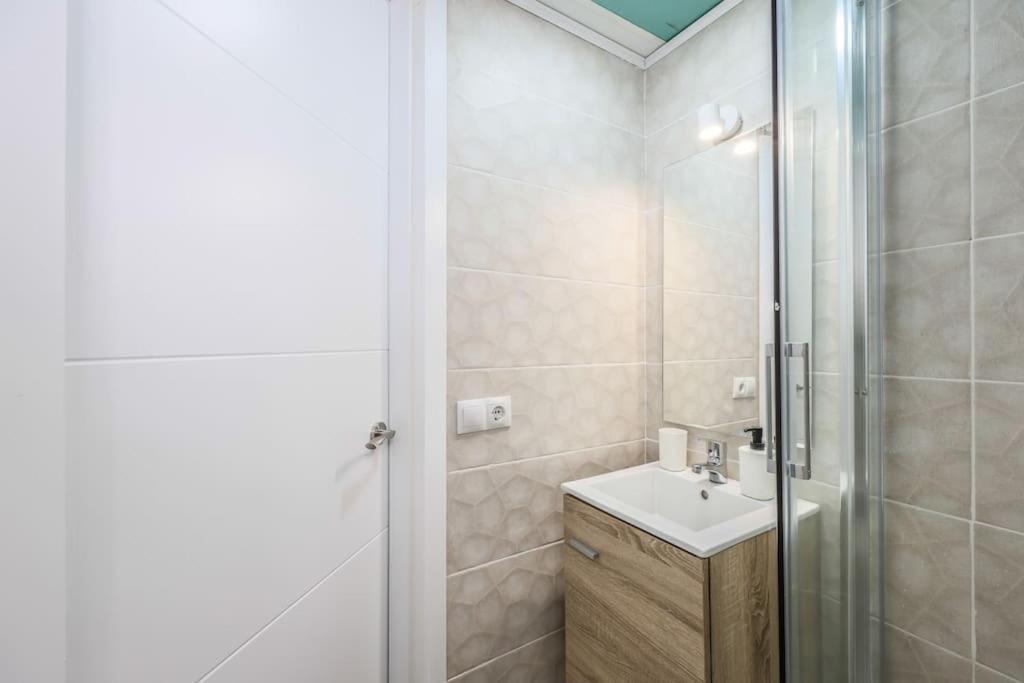 Luxe Apartment In Tetuan Мадрид Екстериор снимка