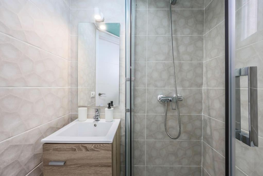 Luxe Apartment In Tetuan Мадрид Екстериор снимка